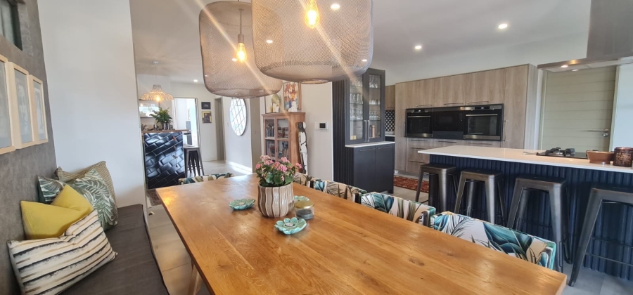 10 Bedroom Property for Sale in Bloubergstrand Western Cape